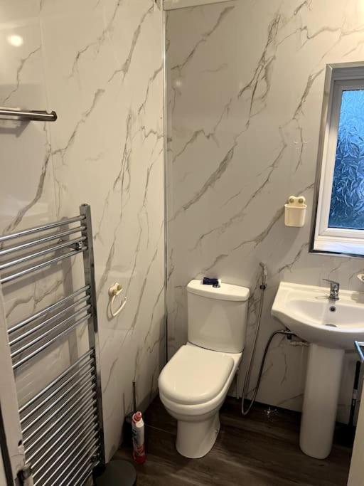 Spacious City Centre Home Near Hospital & M5 Ουόρσεστερ Εξωτερικό φωτογραφία